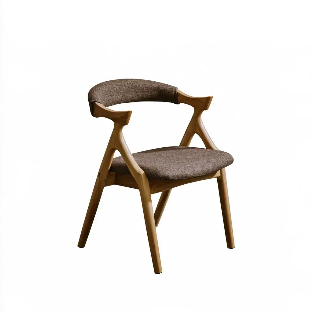 Silla con respaldo curvo y estructura angular - marrón
